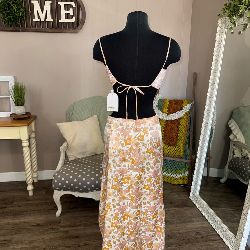 RUMER • Paloma Floral Skirt and Top Set - Picture 11 of 16